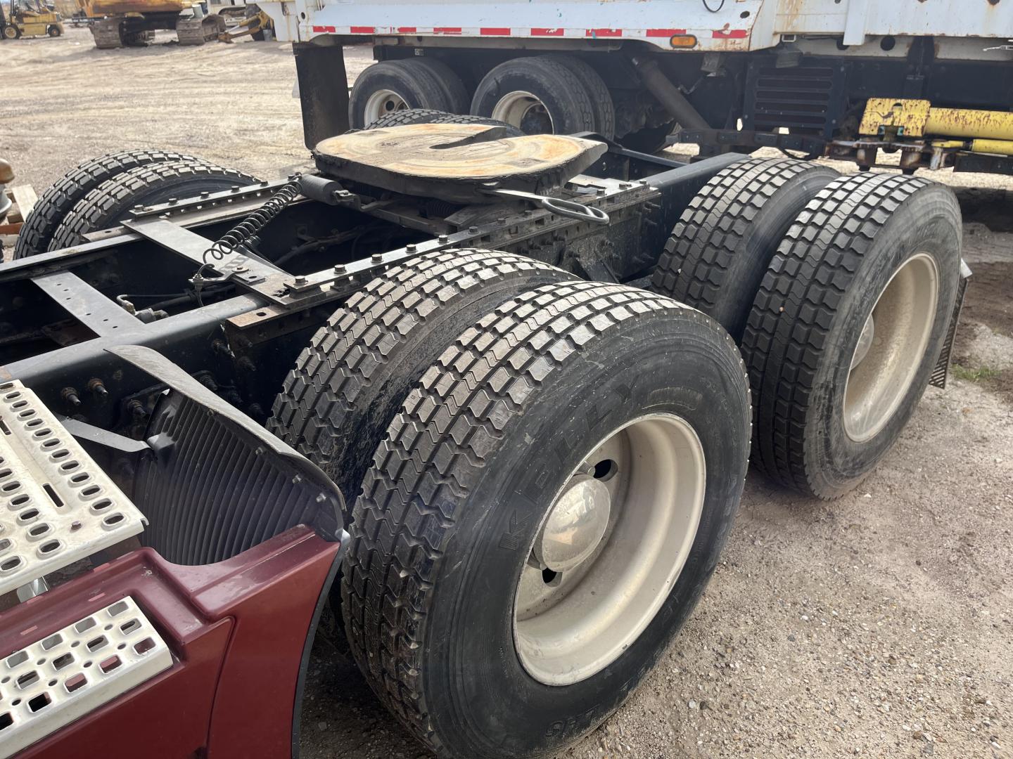 ./imagenes/INVOICE/2019/17172/TRACTOCAMION VOLVO VNL 6X4 (7).JPG